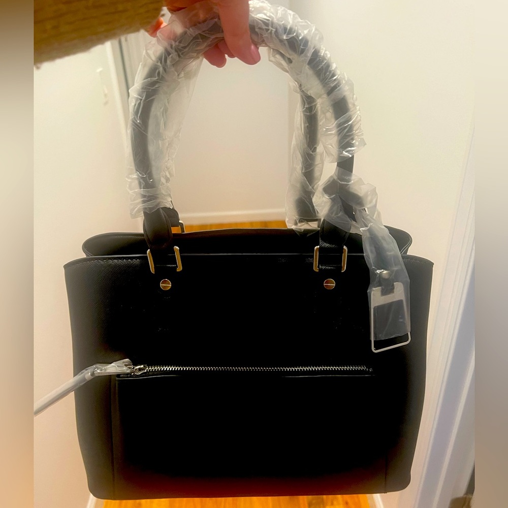 Black classic, elegant purse